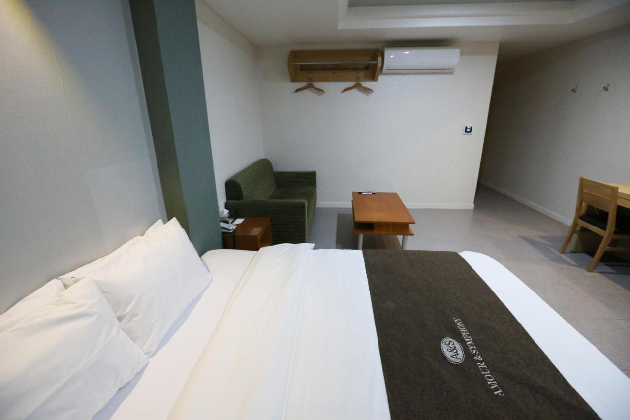 Amour Hotel Сувон Екстериор снимка