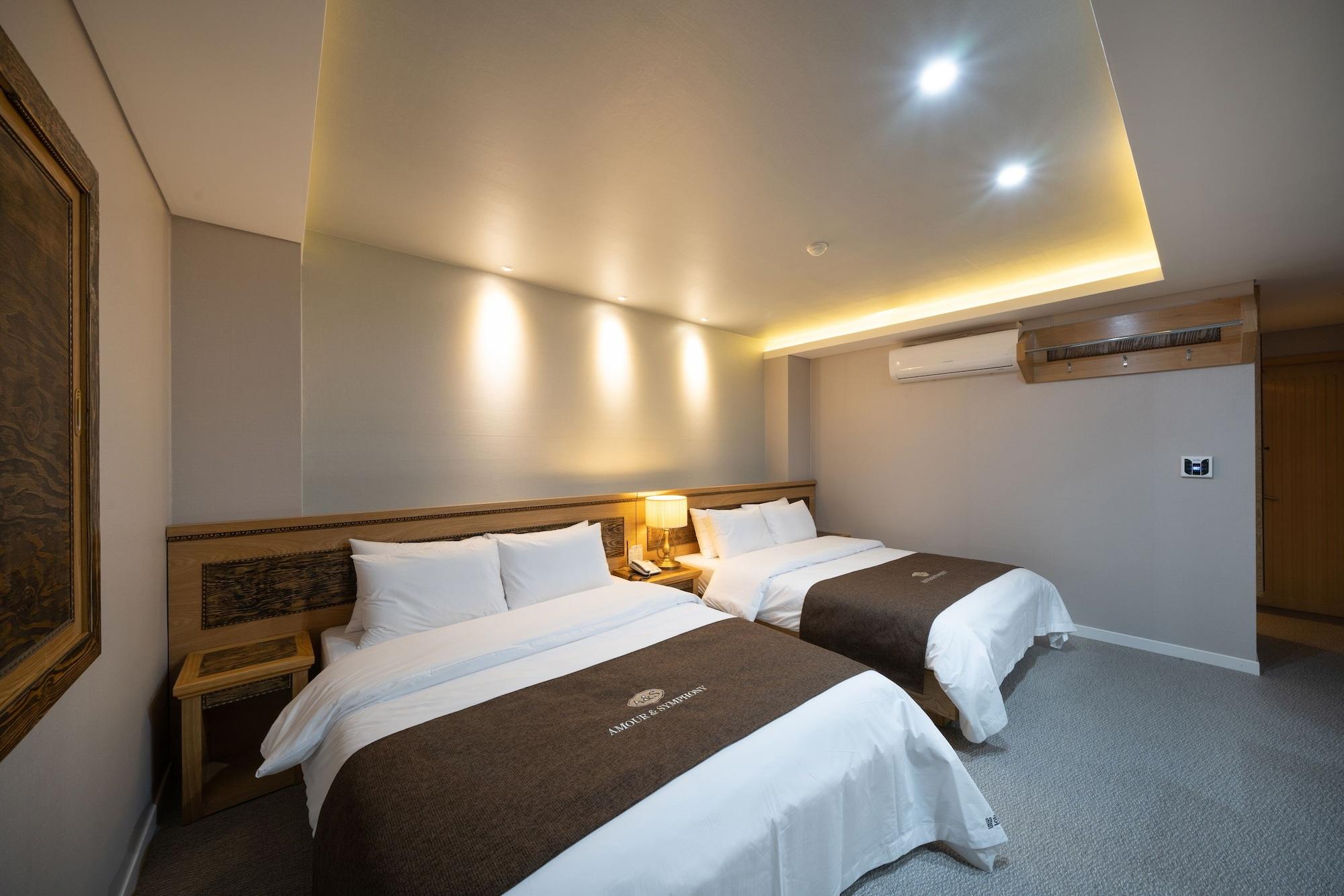 Amour Hotel Сувон Екстериор снимка
