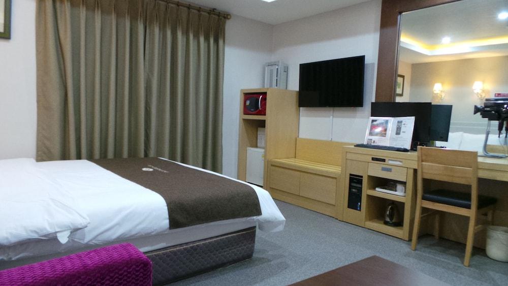 Amour Hotel Сувон Екстериор снимка