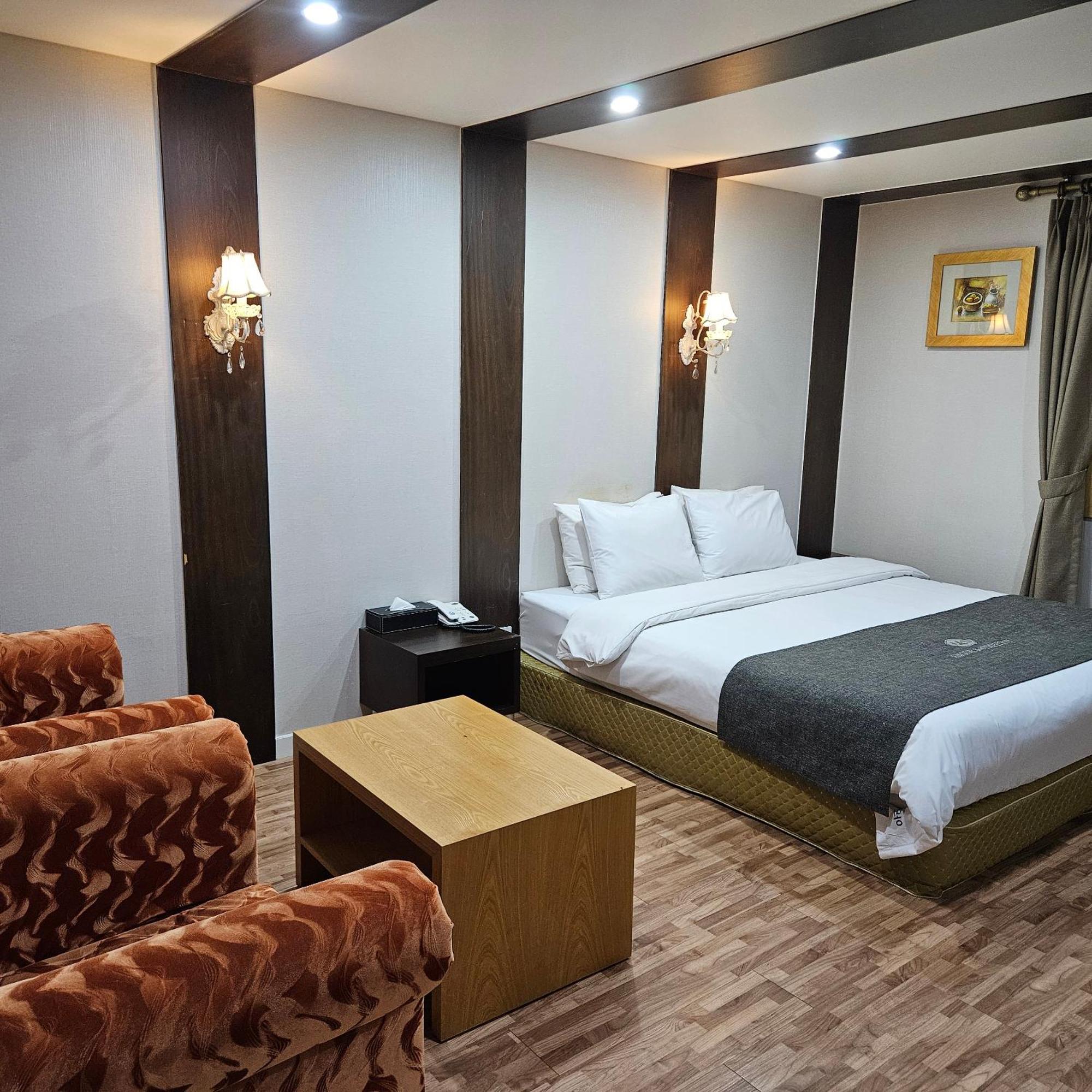 Amour Hotel Сувон Екстериор снимка