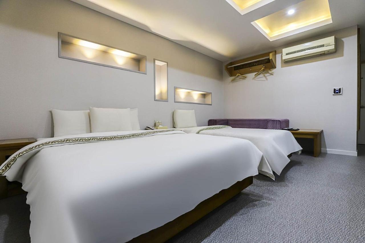 Amour Hotel Сувон Екстериор снимка