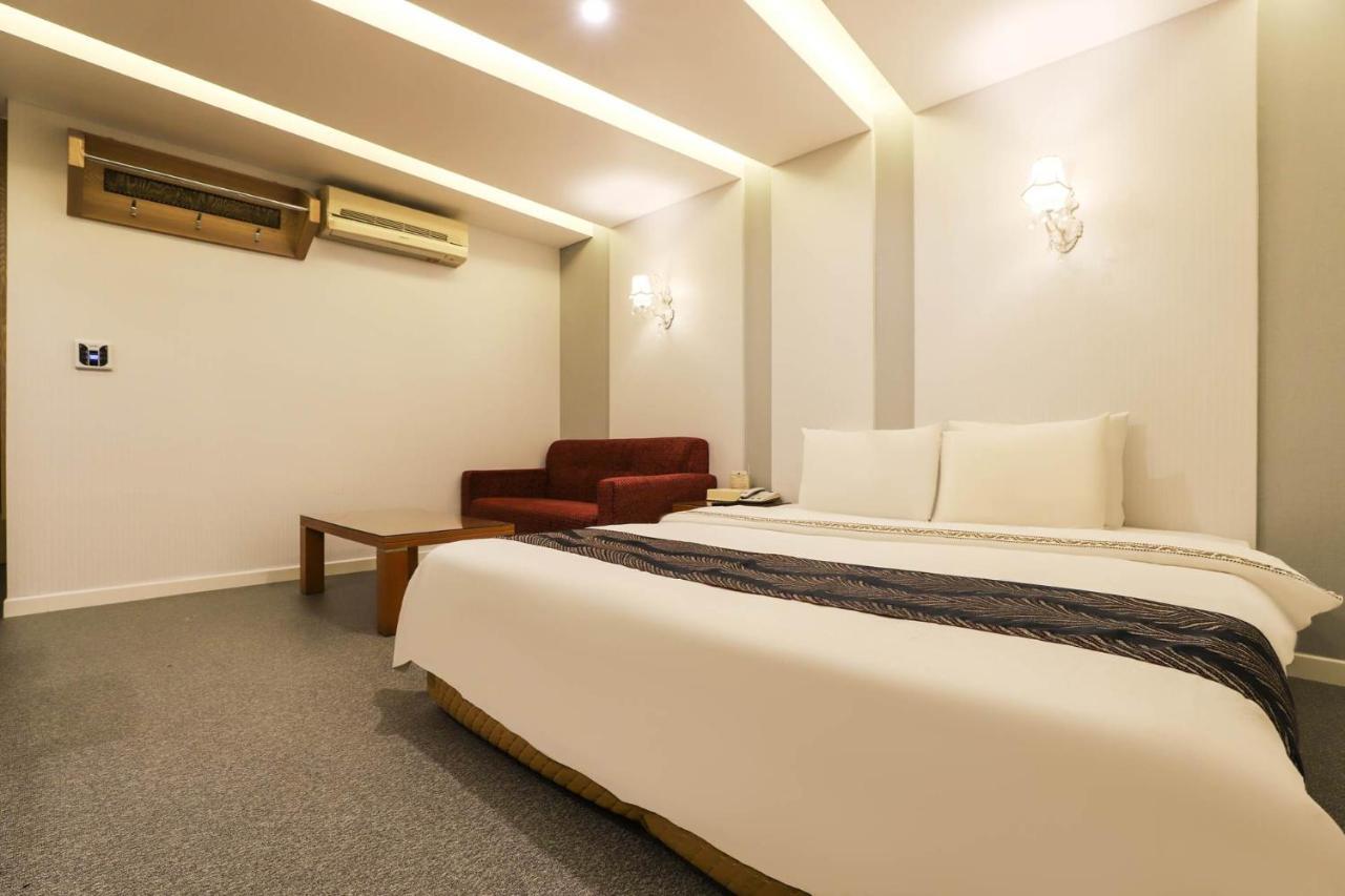 Amour Hotel Сувон Екстериор снимка