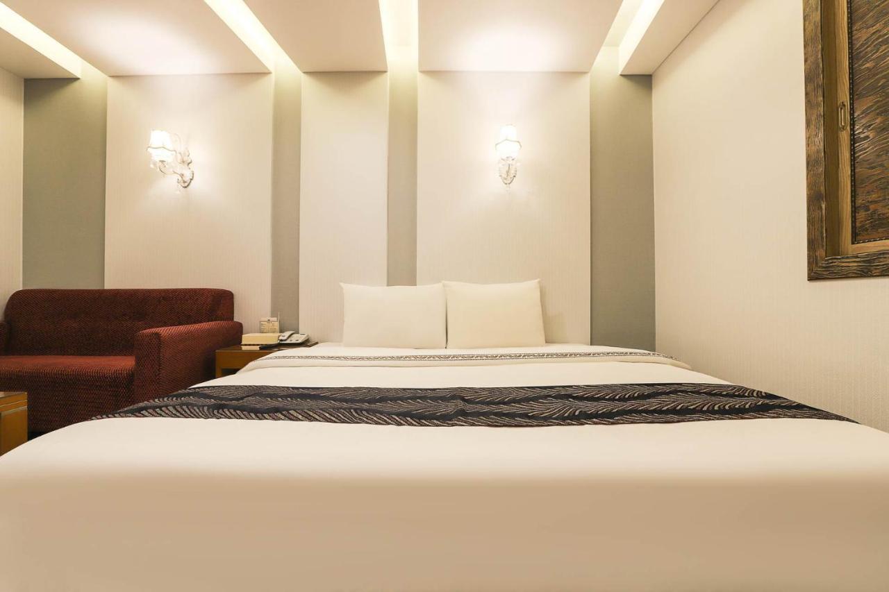 Amour Hotel Сувон Екстериор снимка