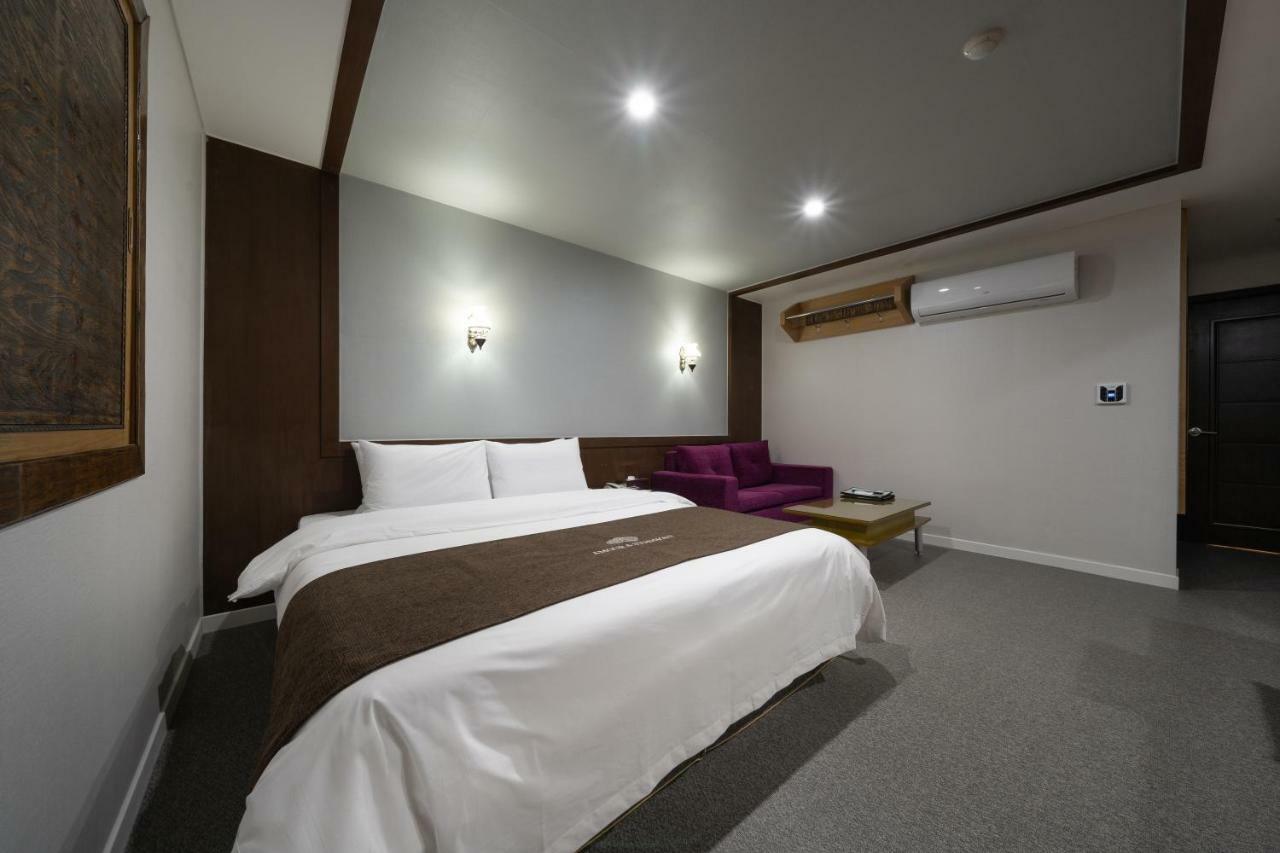Amour Hotel Сувон Екстериор снимка