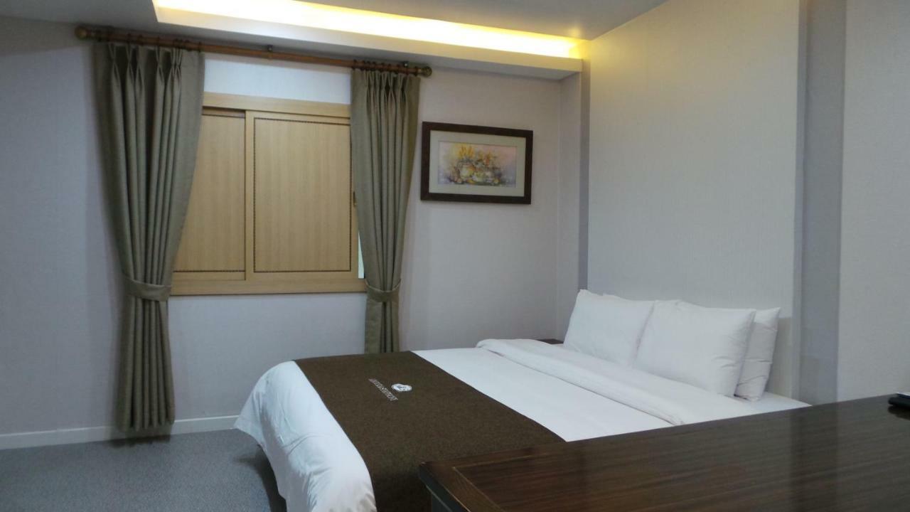 Amour Hotel Сувон Екстериор снимка