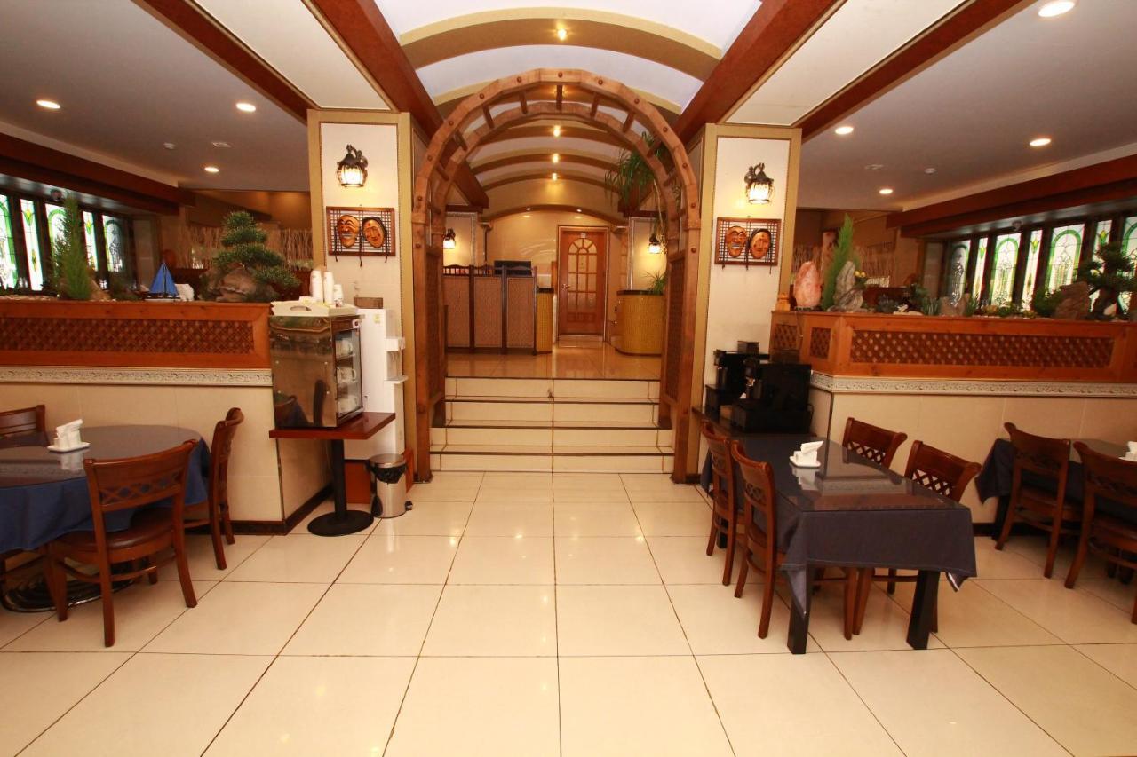 Amour Hotel Сувон Екстериор снимка